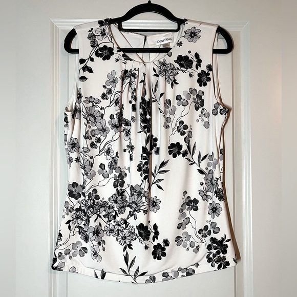 Calvin Klein | Petite Pleat Neck Top in Black/White Size Medium - Picture 5 of 8